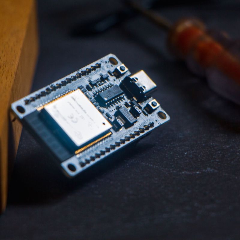 Custom embedded hardware design — Microcontroller module board